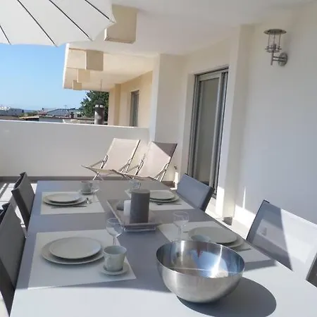 3 Pieces En Dernier Etage, Terrasse, Parking Antibes