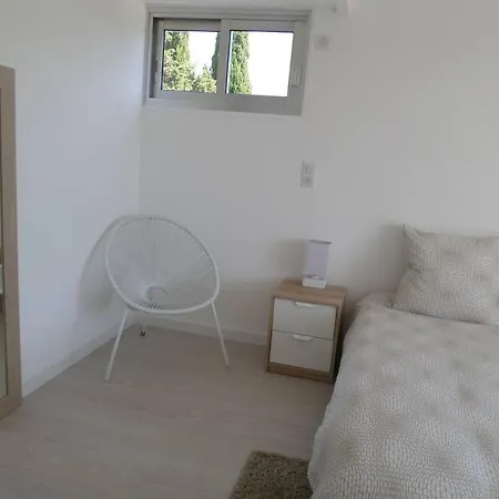 Daire 3 Pieces En Dernier Etage, Terrasse, Parking Antibes