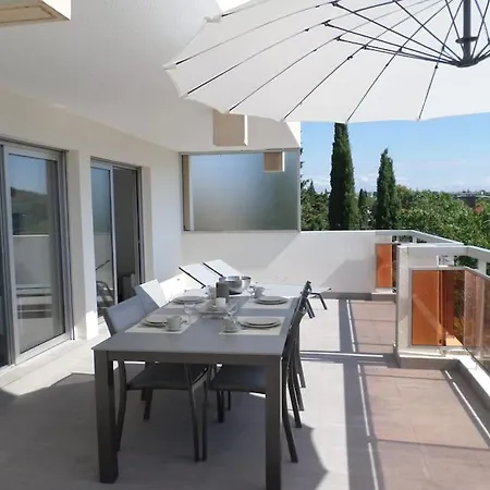 3 Pieces En Dernier Etage, Terrasse, Parking 앙티브
